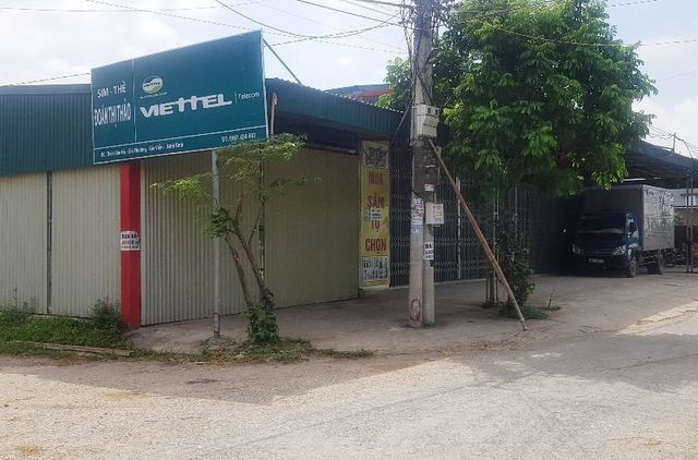 Cửa hàng của gia đình chị T. nơi Tiến và Tuấn đến đòi nợ