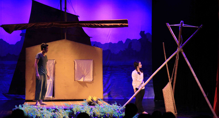 Khát vọng, dựa trên truyện ngắn ám ảnh Mùa hoa cải bên sông của Nguyễn Quang Thiều.