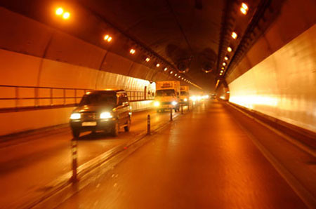 Hầm đường bộ Hải Vân