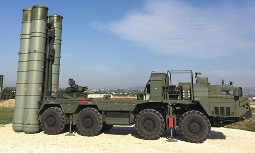 Hệ thống tên lửa phòng không S-400. Ảnh: Sputnik.