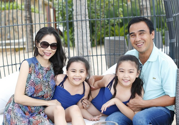 Gia đình hạnh phúc hiện tại của Quyền Linh.