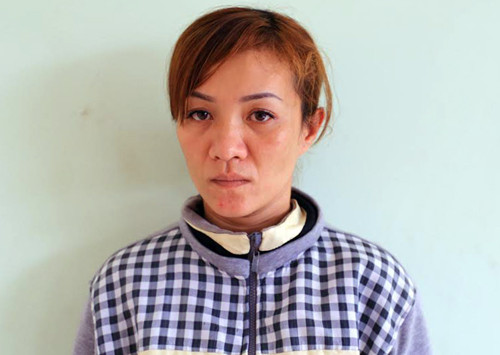 Chủ quán cà phê bị bắt giữ vì cho nữ tiếp viên bán dâm. Ảnh: Nguyệt Triều