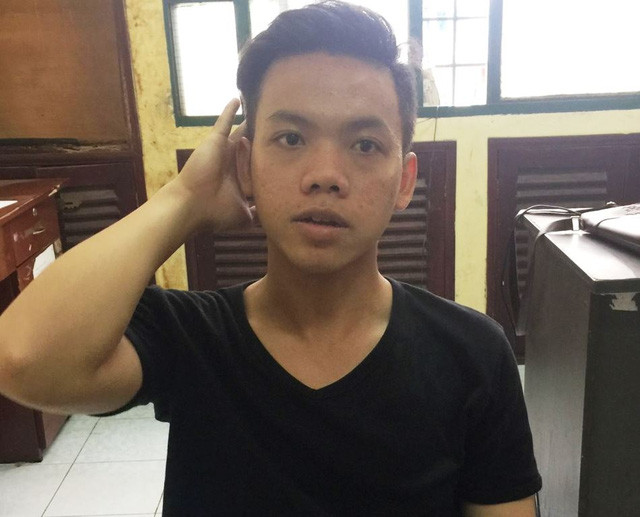 Nguyễn Hoàng Phúc tại cơ quan công an