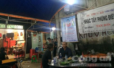 Người thân đang tổ chức đám tang cho Phước - Ảnh: Tuấn Thành