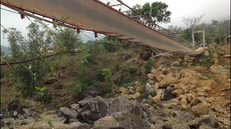 Hiện trường vụ sập cầu treo thương tâm ở Lai Châu 