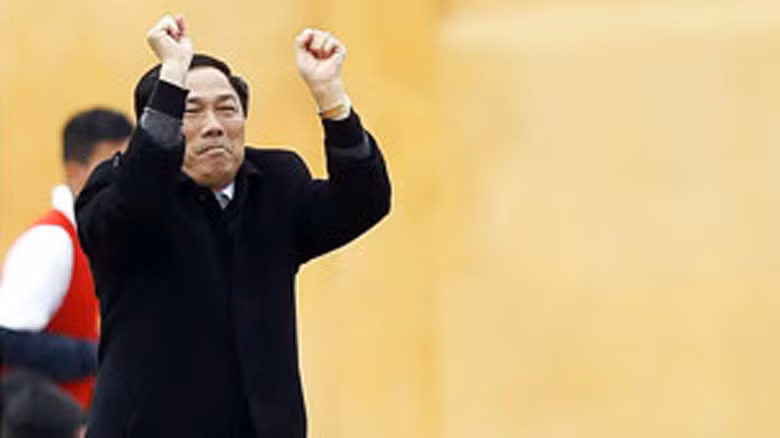 Bầu Đệ của Thanh Hóa: 'Đã chiến thì... không sợ súng'