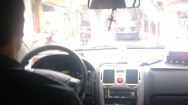  Tác giả 7 ngày nhập vai làm tài taxi