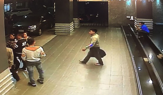 Một số du khách Việt Nam trước khi bỏ trốn tại khách sạn ở Đài Loan. Ảnh: Apple Daily.