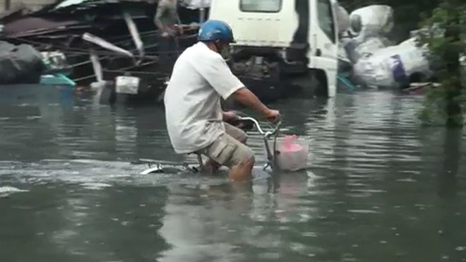 Người Sài Gòn lại khốn khổ vì ngập