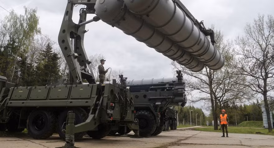 Tổ hợp tên lửa chống máy bay S-400 của Nga. Ảnh: Sputnik
