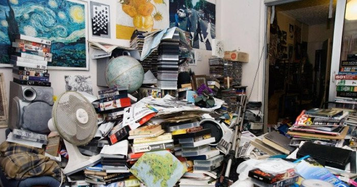 Một gia đình ở tỉnh Giang Tô, Trung Quốc bị ngộ độc hóa chất formaldehyde vì tích trữ hàng chục nghìn cuốn sách trong nhà. (Ảnh minh họa). 