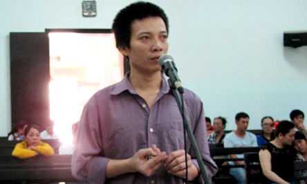 Bị cáo Nguyễn Đức Hà trước vành móng ngựa. Ảnh: Hoàng Văn