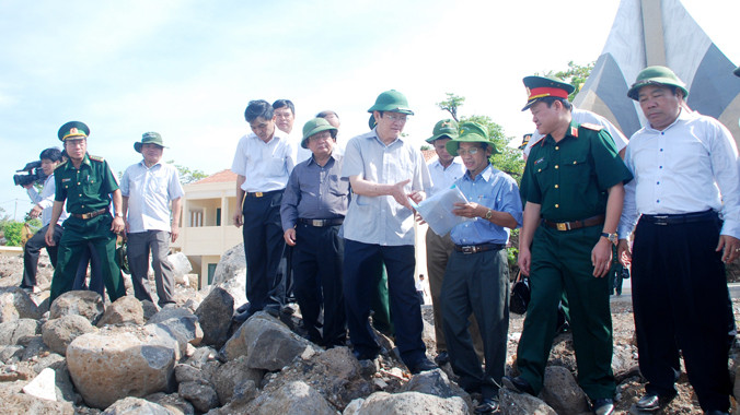 Chủ tịch nước Trương Tấn Sang thăm đảo Cồn Cỏ ngày 8/9. Ảnh: H.T