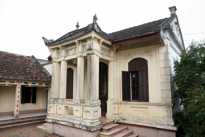 Ngôi làng có 30 biệt thự Pháp cổ