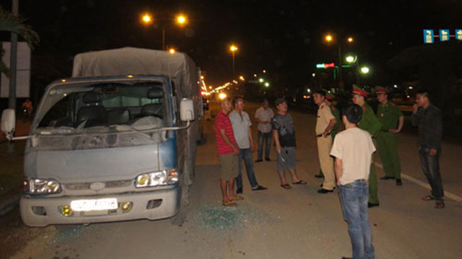 Lực lượng chức năng bảo vệ hiện trường. Ảnh: Vnexpress.