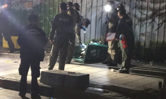 Cảnh sát có mặt tại hiện trường. (Ảnh: Khaosodenglish.com) 