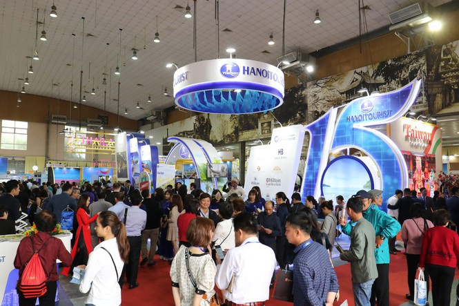 Nhiều cơ hội mua vé máy bay, tour khuyến mại tại VITM Hà Nội 2020