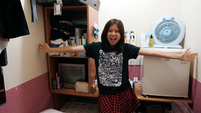 Căn phòng nhỏ 3m2 của Wong. Ảnh: Straits Times.