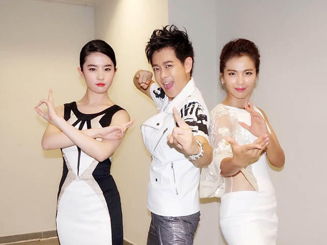 Bộ ba ngôi sao Thiên long bát bộ (từ trái qua): Lưu Diệc Phi, Lâm Chí Dĩnh và Lưu Đào.