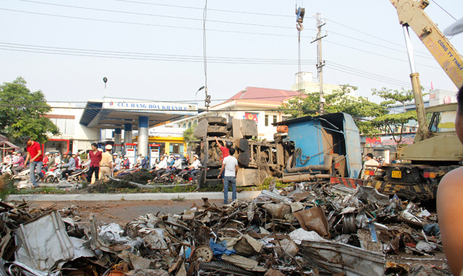 Vụ tai nạn xảy ra vào khoảng 3h30 hôm nay (15/4) trên đường Nguyễn Tri Phương, quận Thanh Khê, Đà Nẵng.
