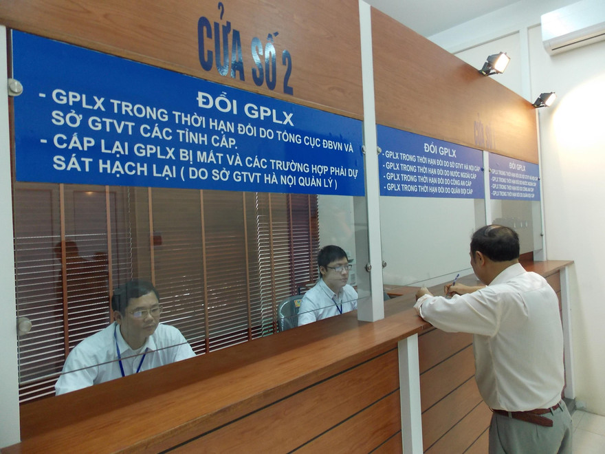 Sở GTVT Hà Nội tạm dừng tiếp nhiều thủ tục hồ sơ giấy tờ