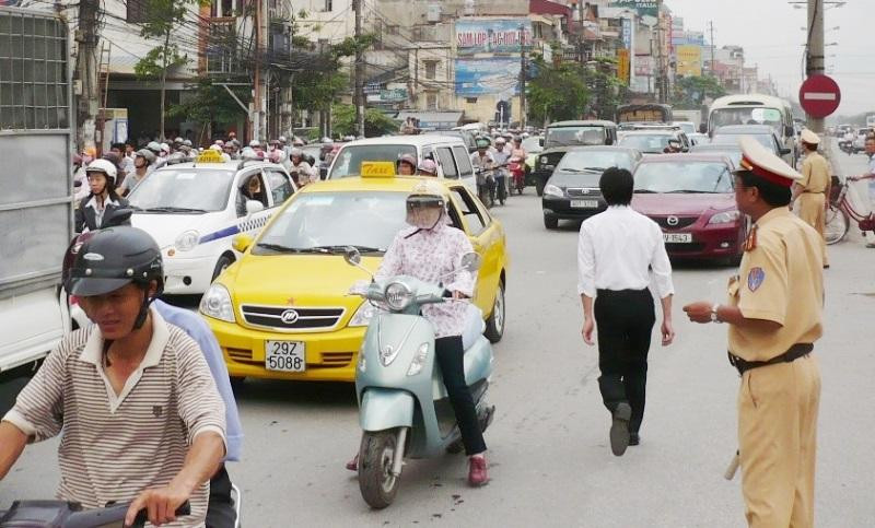 Từ sáng mai, liên ngành Hà Nội lập 22 chốt kiểm soát ra vào thành phố. Ảnh: Trọng Đảng