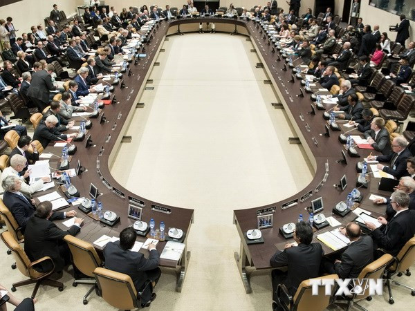 Toàn cảnh cuộc họp Hội đồng NATO với đại diện các nước đóng góp vào Lực lượng Hỗ trợ An ninh Quốc tế ở Afghanistan (ISAF) không thuộc NATO ở Brussels (Bỉ) ngày 25/6. (Nguồn: AFP/TTXVN)