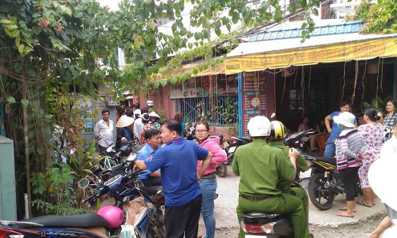 Lực lượng chức năng điều tra vụ việc.