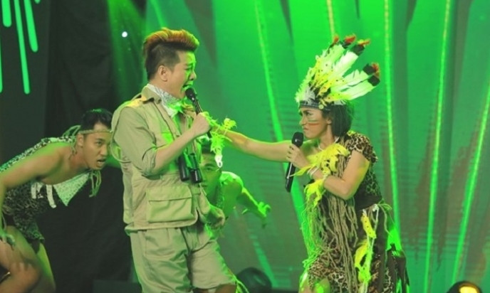 Vũ Hà và Lệ Thi kết hợp thể hiện ca khúc "Hãy cho tôi".