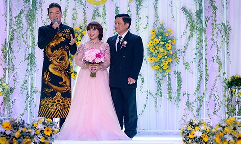 Đàm Vĩnh Hưng trong đám cưới em gái - Hạnh Huỳnh. 