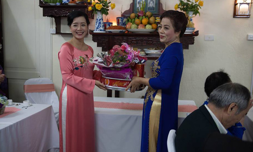 Hình ảnh nghệ sĩ Chiều Xuân trong đám hỏi con gái