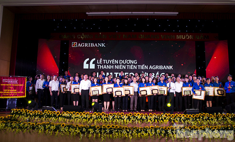 Lễ tuyên dương là một hoạt động nằm trong khuôn khổ liên hoan “Thanh niên tiên tiến Agribank làm theo lời Bác năm 2016”.