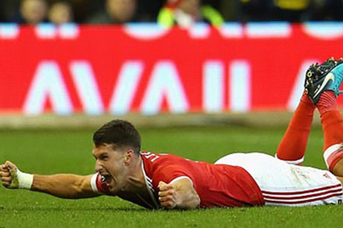 Cầu thủ đặt tên chó là 'Pháo thủ' sau khi phá lưới Arsenal