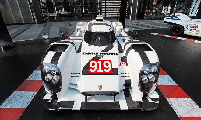 'Hàng độc' Porsche 919 Hybrid được bán với giá hơn 100.000 USD