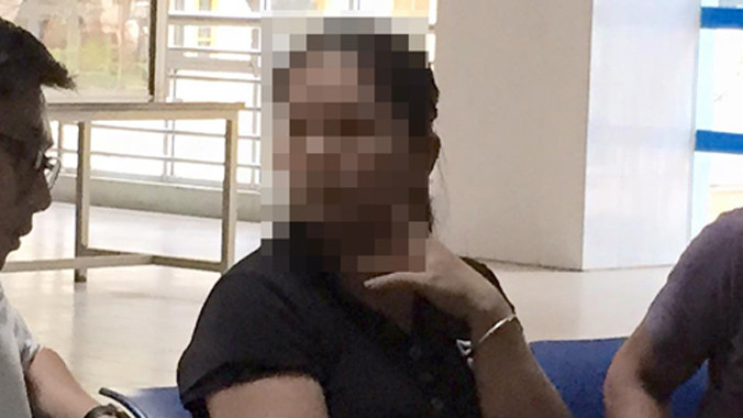 Cô giáo chủ nhiệm của em L. kể lại sự việc với phóng viên.