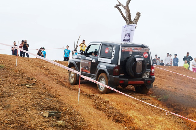 Giải Offroad VOC nóng ngay từ vạch xuất phát