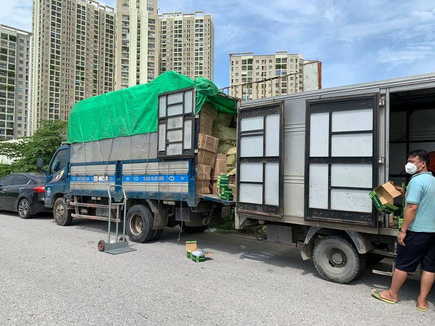 Xe tải cở 1.000 bộ van máy thở bị phát hiện.