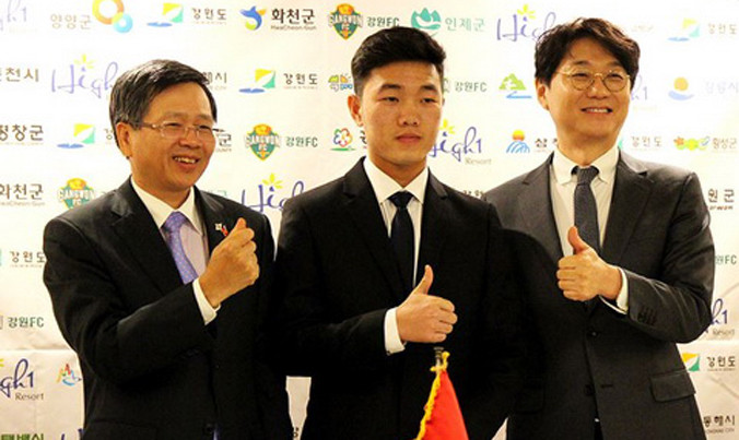 Xuân Trường tiếp lửa cho đàn em từ Hàn Quốc.