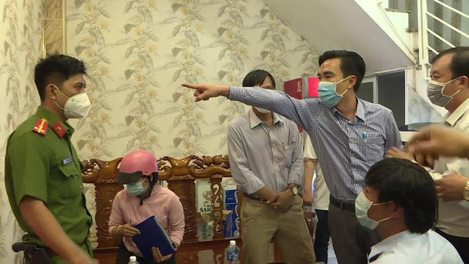 Ông H. đã bị xử phạt 2,5 triệu đồng về hành vi "Có lời nói, hành động đe doạ, lăng mạ, xúc phạm danh dự, nhân phẩm người thi hành công vụ".