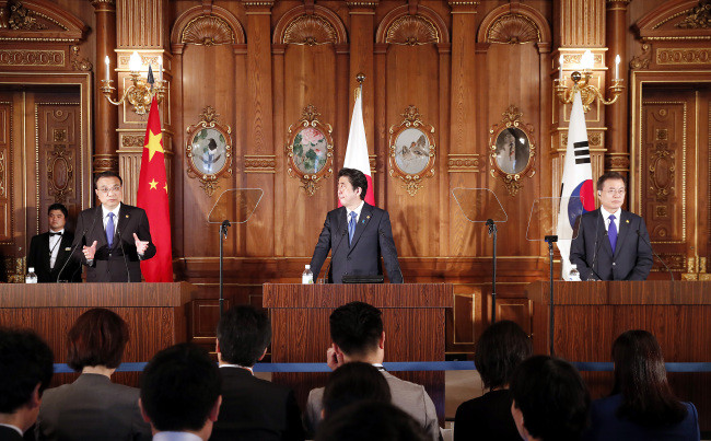 Nhật Bản dọa cắt viện trợ nếu Triều Tiên không thả công dân bị bắt cóc