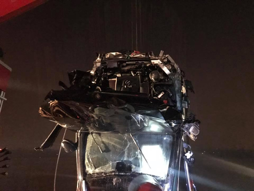 Chiếc ô tô bị hư hỏng nặng.