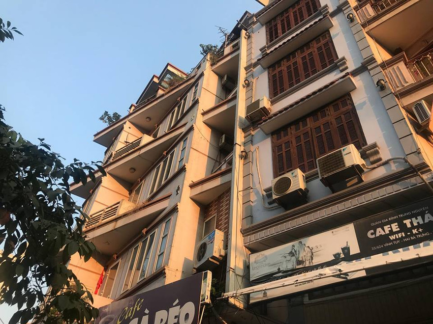 Ngôi nhà được cho là nơi thanh niên rơi xuống.