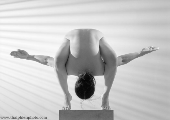 Đưa ảnh nude lên triển lãm 3D online 