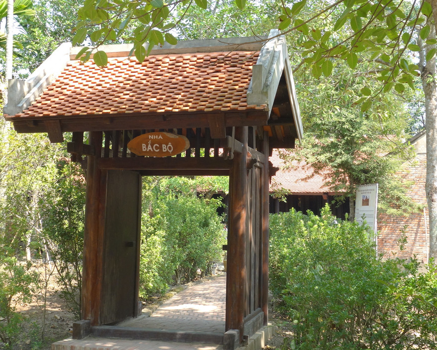 Độc đáo căn nhà truyền thống của đồng bằng Bắc bộ ở TP.HCM