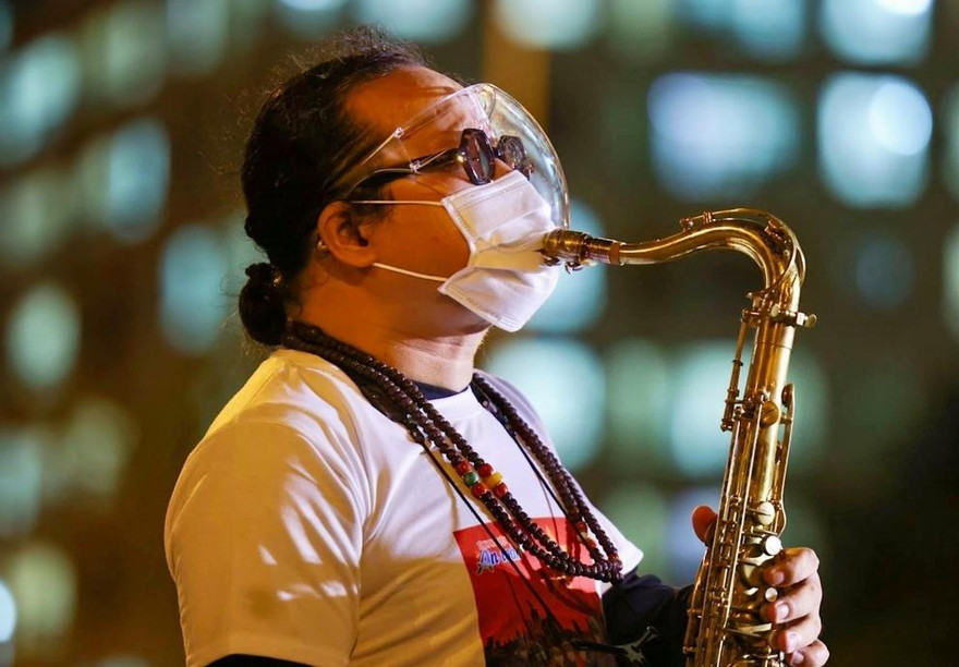 Nghệ sỹ saxophone Trần Mạnh Tuấn bị đột quỵ nặng phải cấp cứu