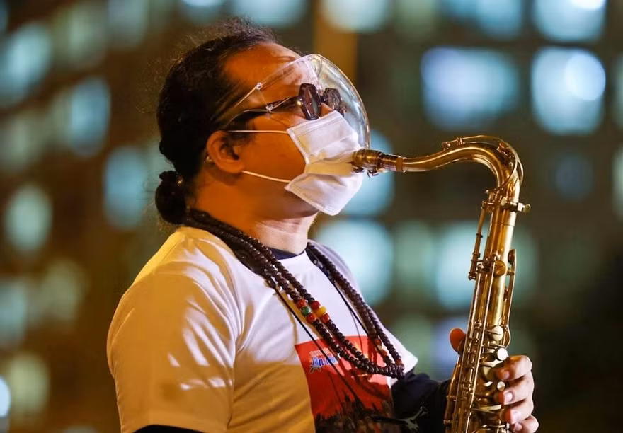 Nghệ sỹ saxophone Trần Mạnh Tuấn bị đột quỵ nặng phải cấp cứu