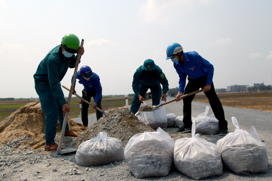 23 km đường biên giới Việt Nam, giáp Campuchia đã sáng đèn. 