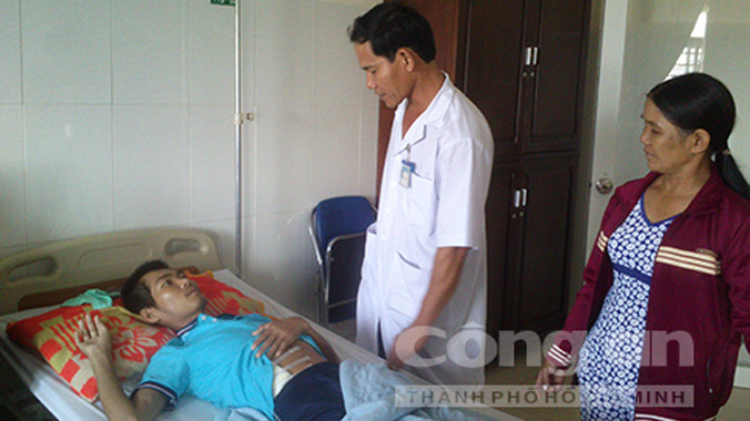 Anh Toàn uống nhầm axit được cứu sống sau phẫu thuật.