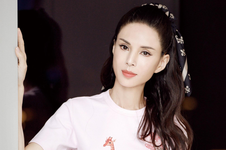 Lý Nhược Đồng dính líu vụ lừa đảo tiền đầu tư