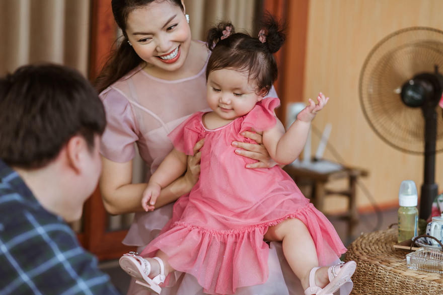 Ca sĩ Ngọc Anh công khai chính thức cô con gái thứ hai vừa tròn tuổi. Ảnh: Thanh Lê
